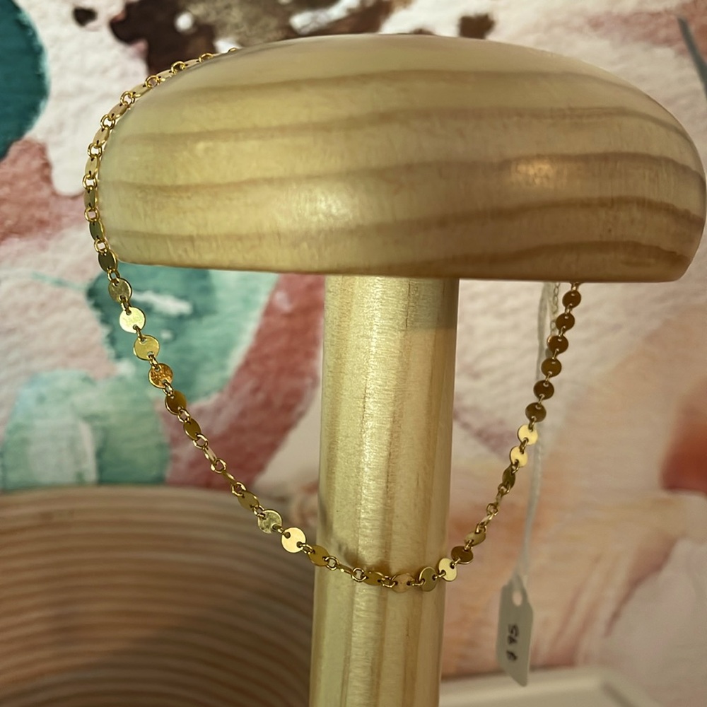 Goldie choker